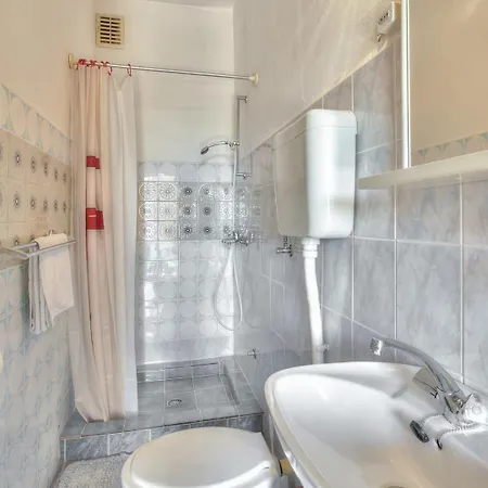 Paradinovic Gostinjska kuća